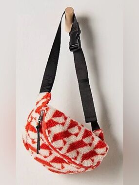 NWT FREE PEOPLE MOVEMENT PRINTED SHERPA SLING BAG FLAME TUNDRA